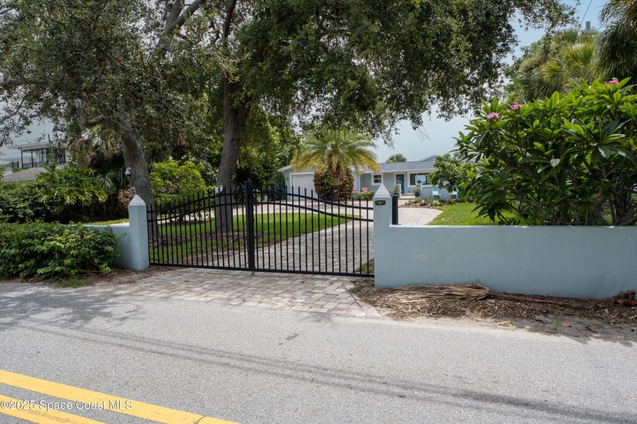 10758 S Tropical Trail, Merritt Island, FL 32952 Photo