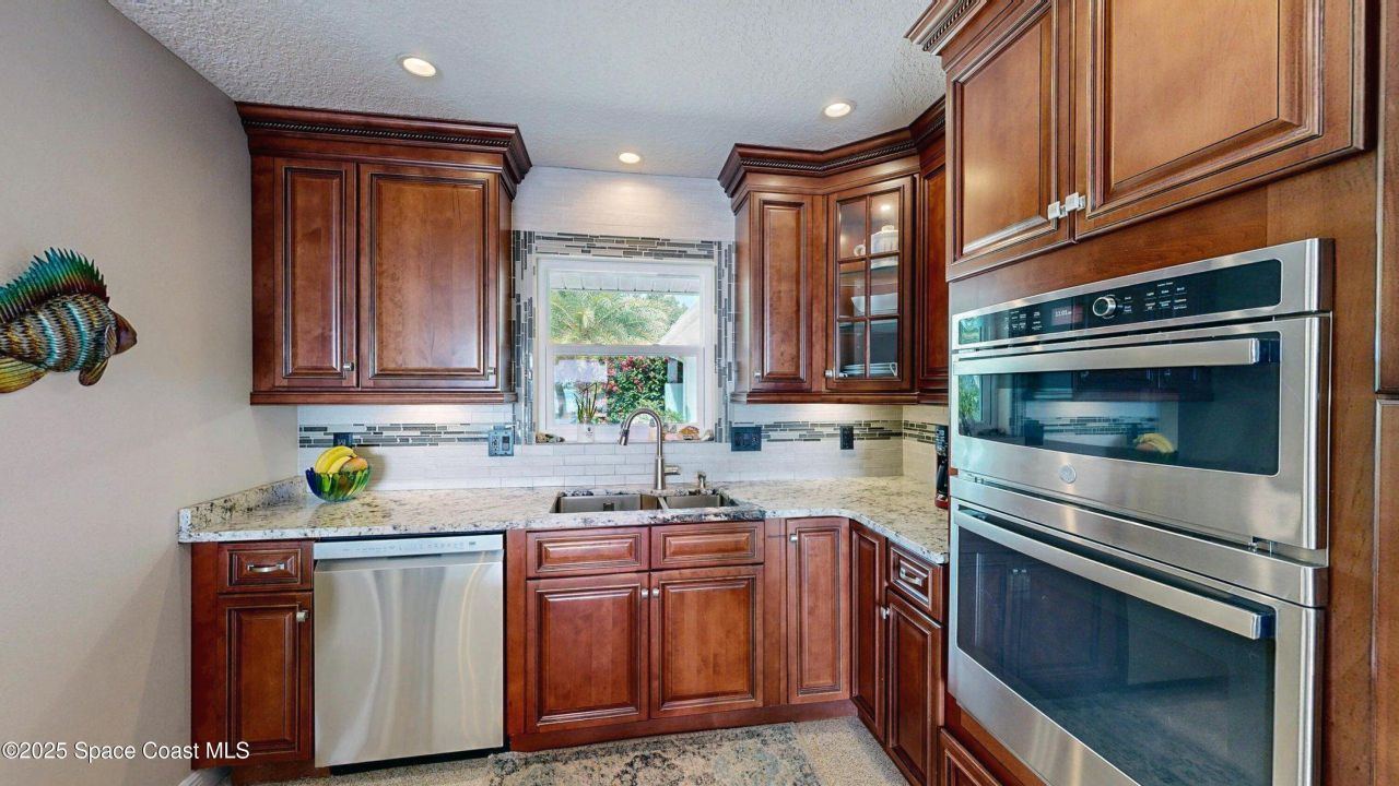 10758 S Tropical Trail, Merritt Island, FL 32952 Photo