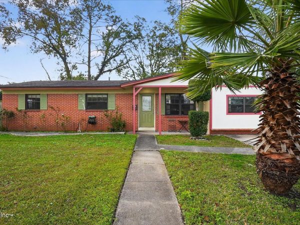 5670 FARGO Drive N, Jacksonville, FL 32207