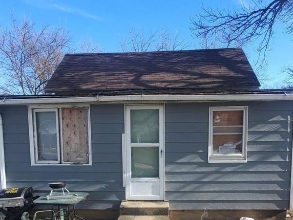 402 N Van Gordon Avenue, Graettinger, IA 51342