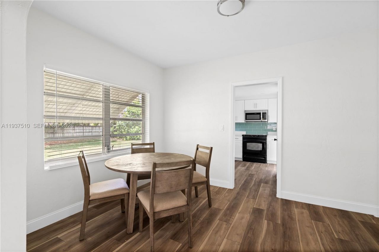 27 NW 21st St, Homestead, FL 33030 Photo