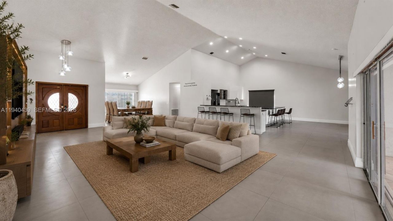 1092 NW 162nd Ave, Pembroke Pines, FL 33028 Photo