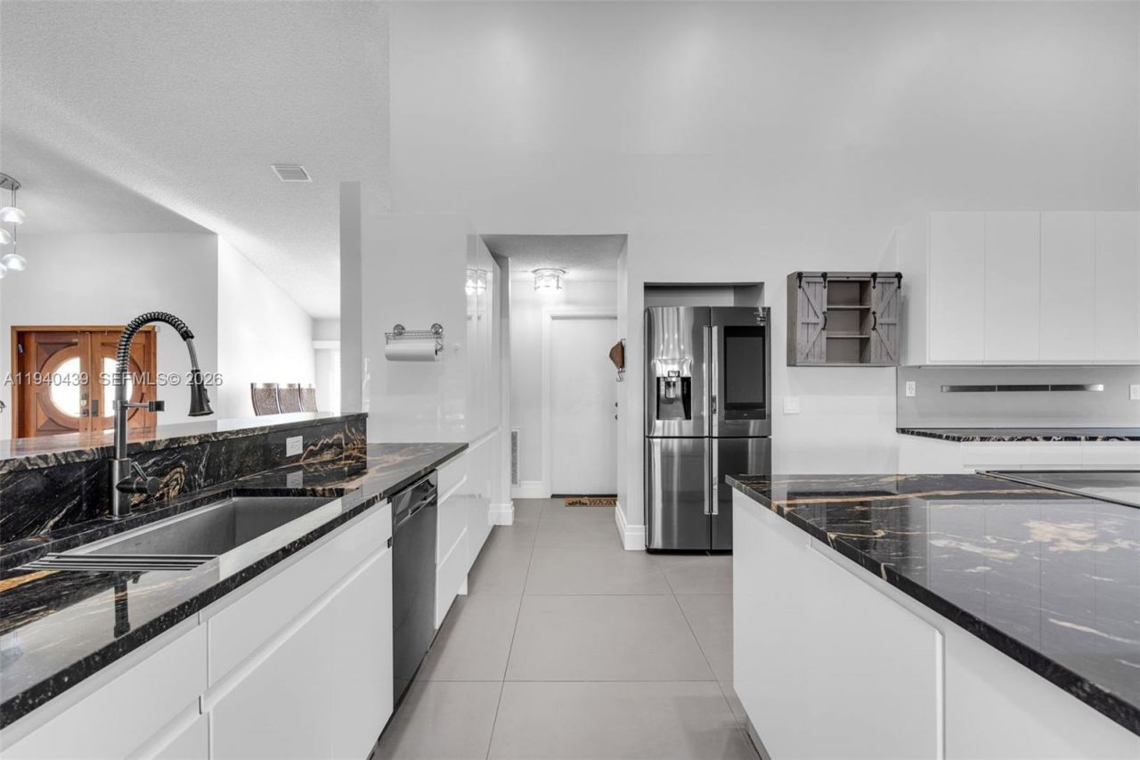 1092 NW 162nd Ave, Pembroke Pines, FL 33028 Photo