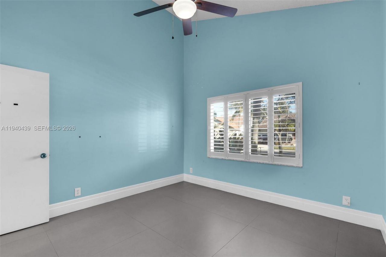 1092 NW 162nd Ave, Pembroke Pines, FL 33028 Photo