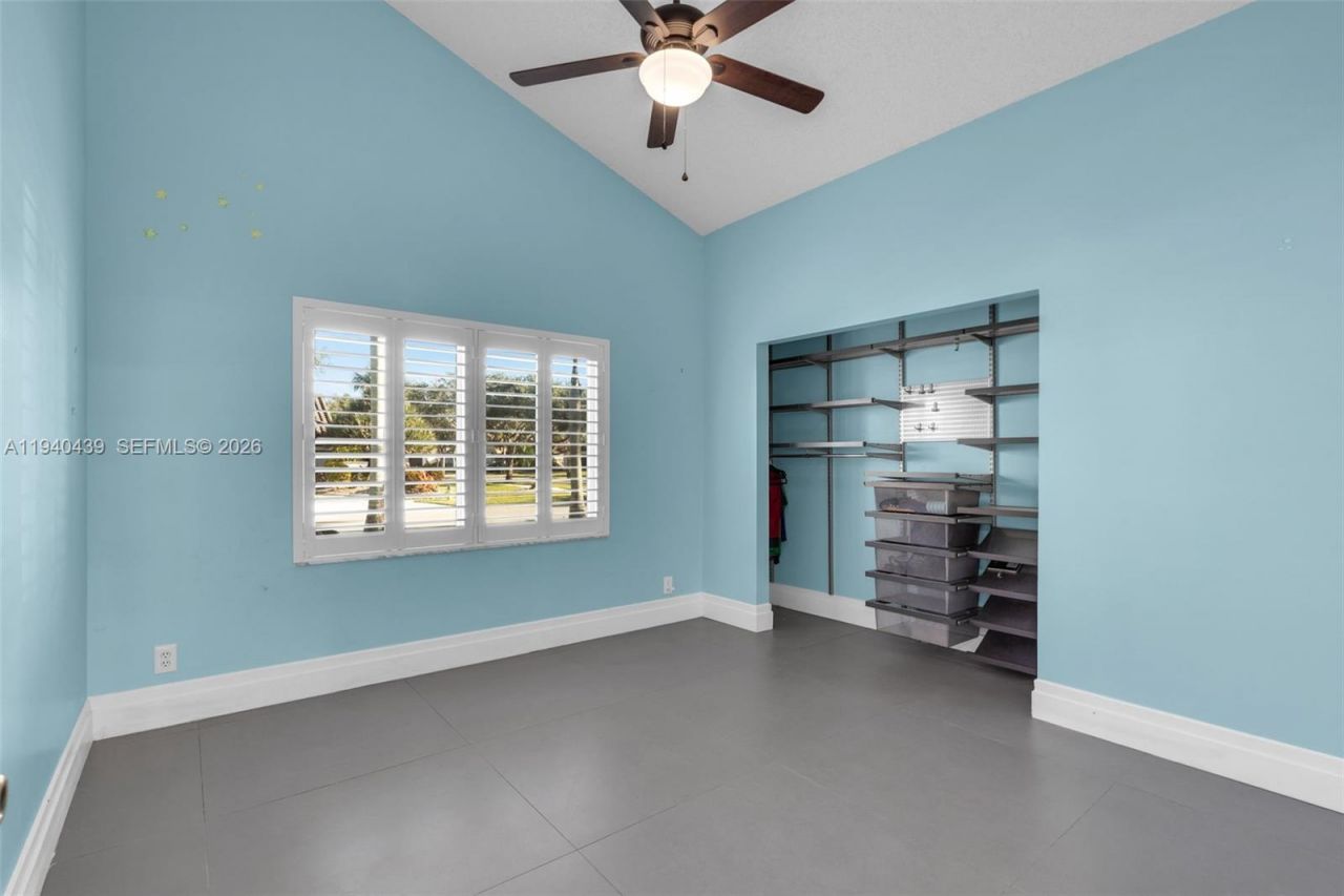 1092 NW 162nd Ave, Pembroke Pines, FL 33028 Photo