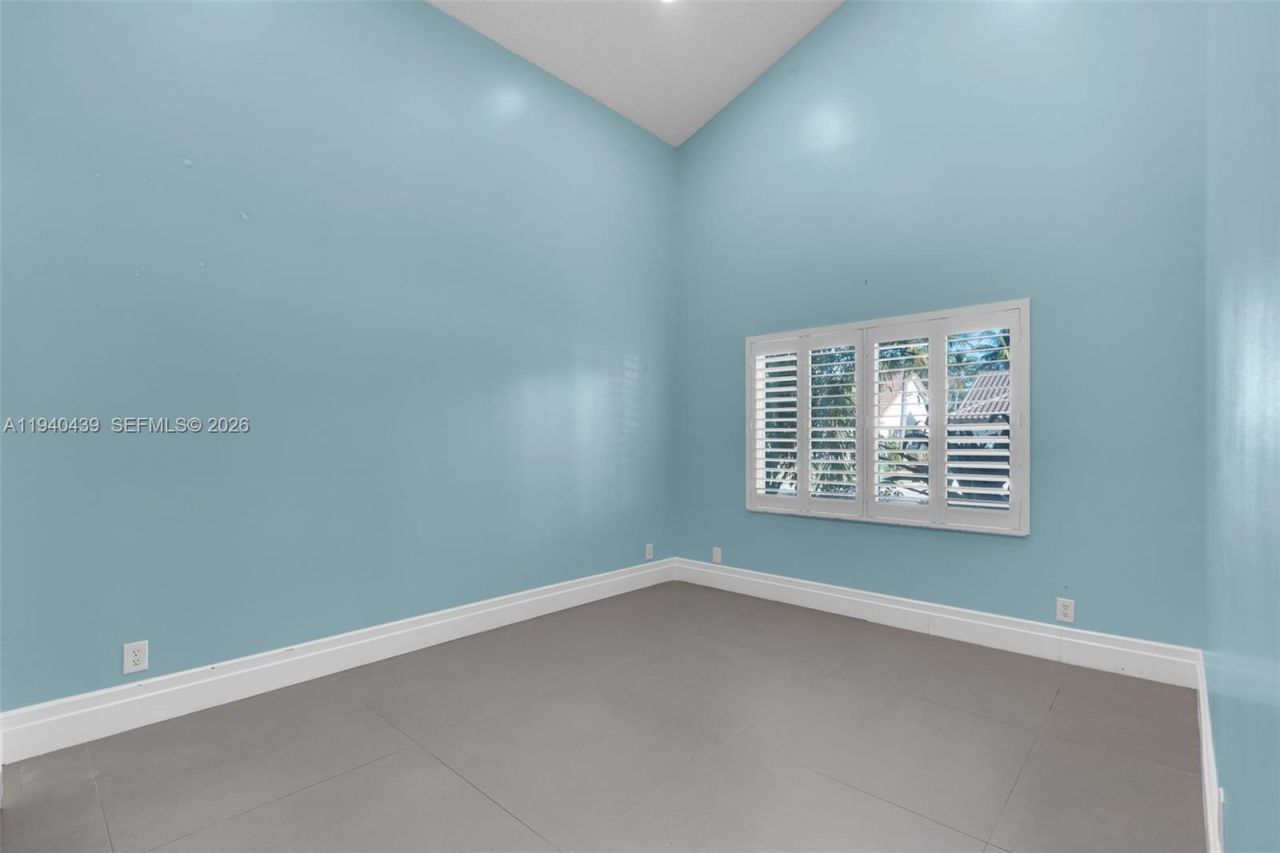 1092 NW 162nd Ave, Pembroke Pines, FL 33028 Photo