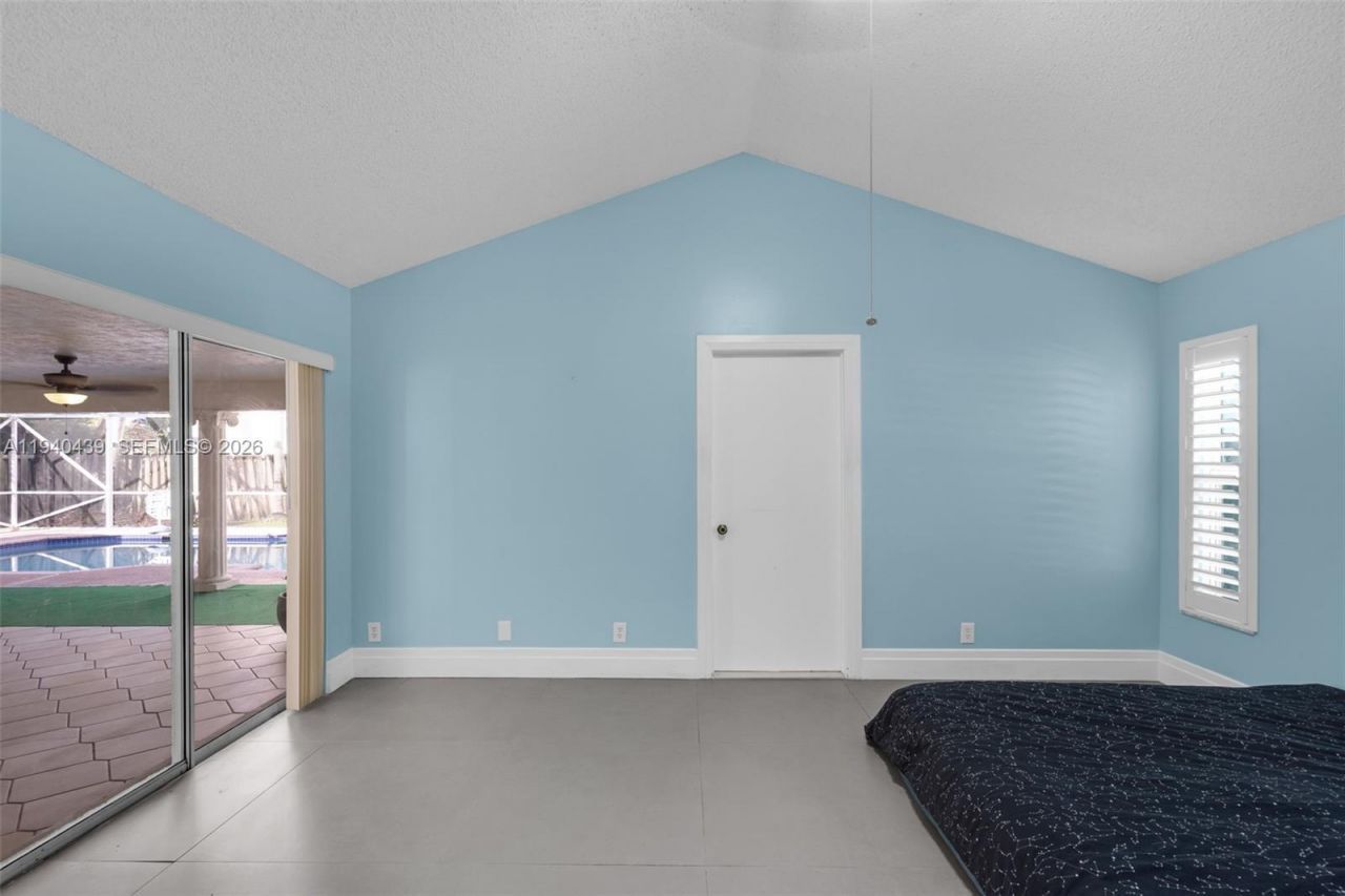 1092 NW 162nd Ave, Pembroke Pines, FL 33028 Photo