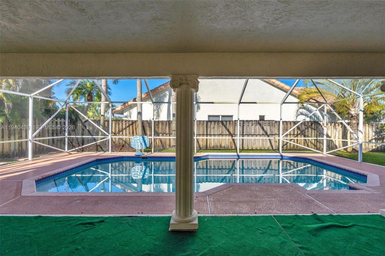 1092 NW 162nd Ave, Pembroke Pines, FL 33028 Photo