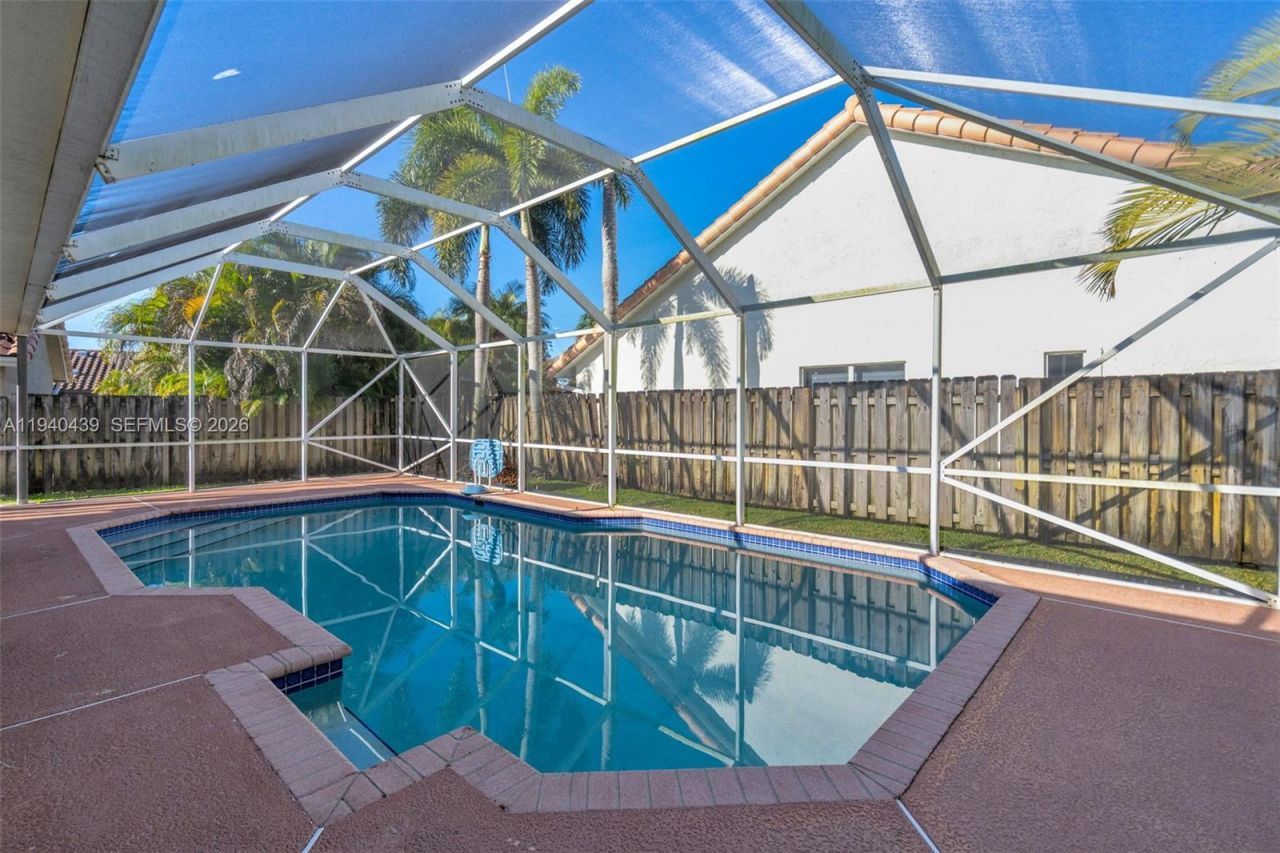 1092 NW 162nd Ave, Pembroke Pines, FL 33028 Photo