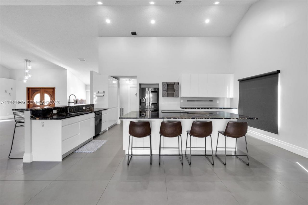 1092 NW 162nd Ave, Pembroke Pines, FL 33028 Photo