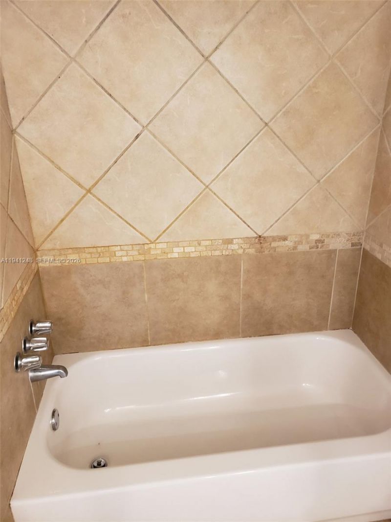 6770 Indian Creek Dr, Unit 15O, Miami Beach, FL 33141 Photo