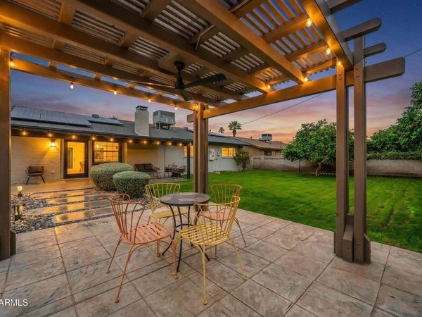 8631 E Plaza Avenue, Scottsdale, AZ 85250