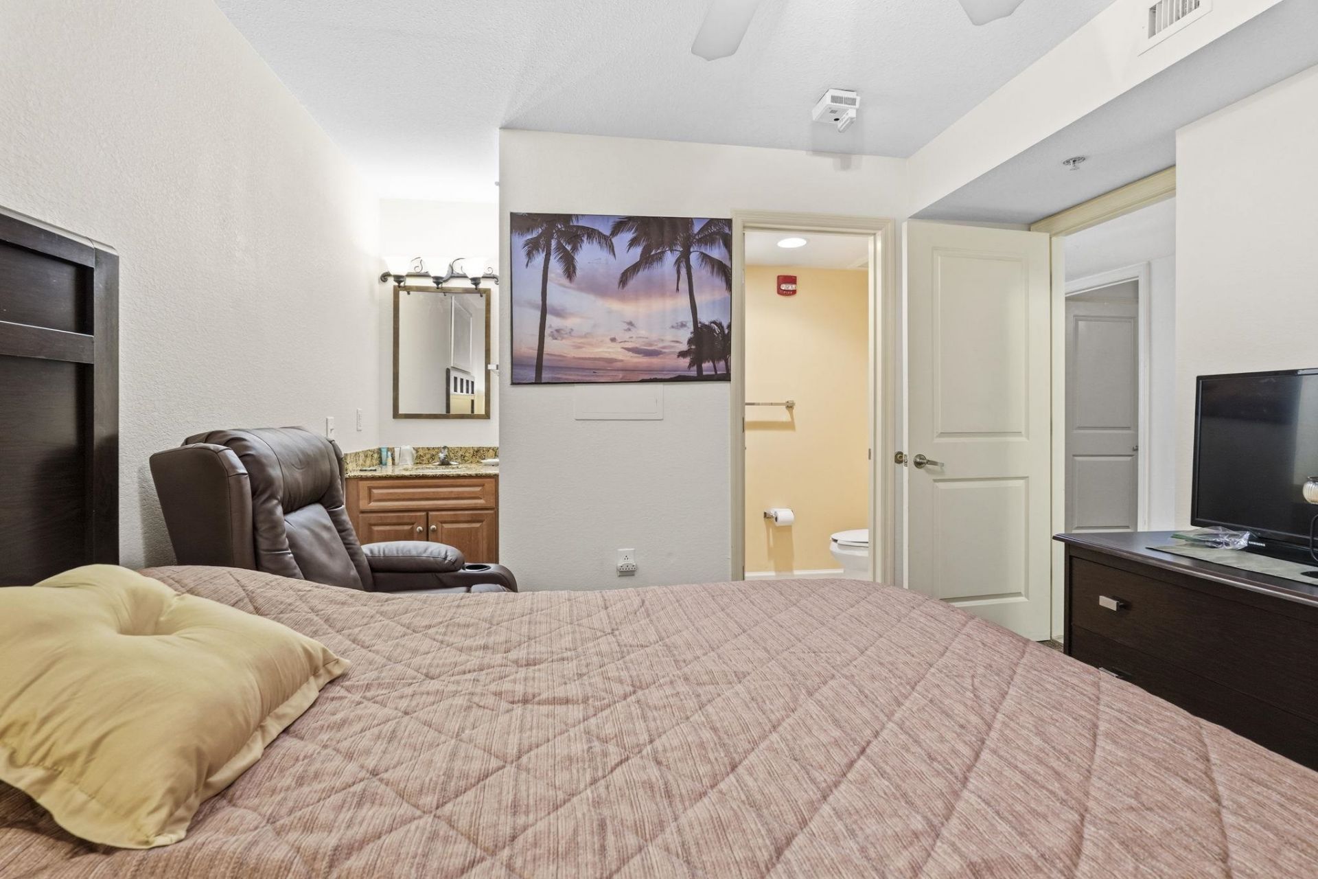 1819 N Ocean Blvd. Photo 6
