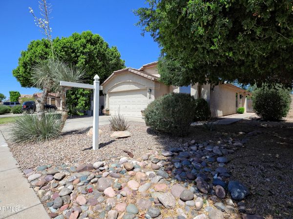 670 E KYLE Drive, Gilbert, AZ 85296