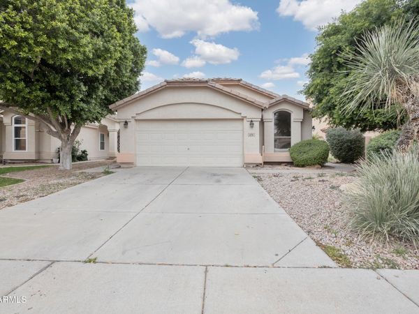 670 E KYLE Drive, Gilbert, AZ 85296