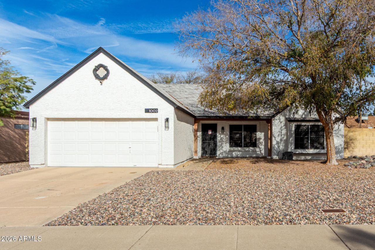 1002 E Oraibi Drive, Phoenix, AZ 85024 Main Photo