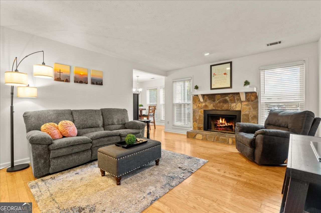 1009 Lake Pointe Circle, Roswell, GA 30075 Main Photo