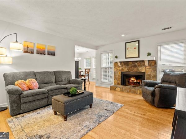 1009 Lake Pointe Circle, Roswell, GA 30075