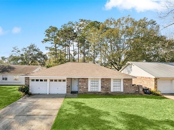 415 RIDGEWOOD Drive, Mandeville, LA 70471