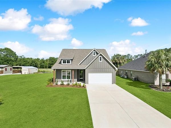 20240 FAIRWAY Drive, Springfield, LA 70462