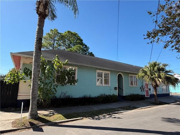 8436 38 HICKORY Street, New Orleans, LA 70118