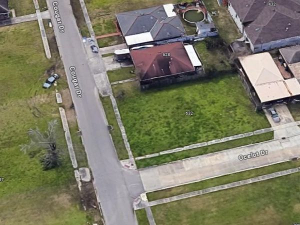 632 COUGAR Drive, Arabi, LA 70032