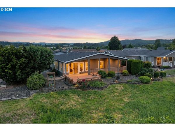 51422 SE Hoodview DR, Scappoose, OR 97056