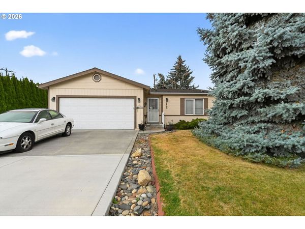 1620 NE 6TH ST, Redmond, OR 97756