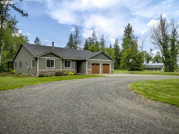 12950 S BARNARDS RD, Molalla, OR 97038
