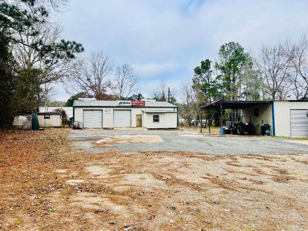 2504 McRae St, Leesville, LA 71446