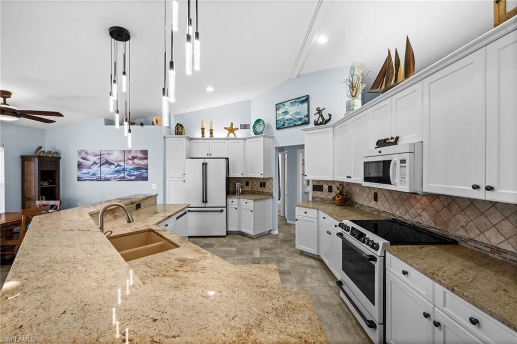 3597 Gondola Ln, Saint James City, FL 33956 Photo