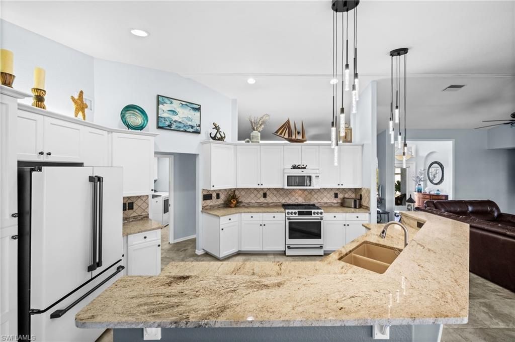 3597 Gondola Ln, Saint James City, FL 33956 Photo