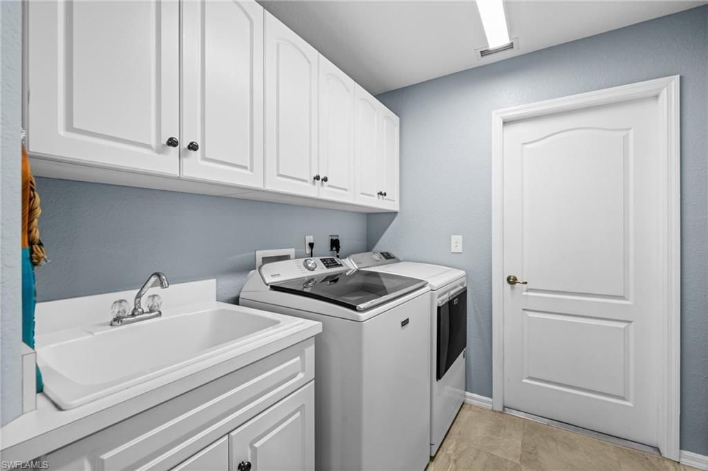 3597 Gondola Ln, Saint James City, FL 33956 Photo