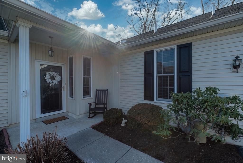 21 Hunters Way, Glen Mills, PA 19342 Main Photo