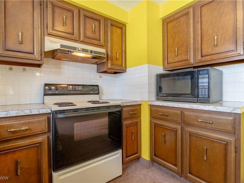 5611 Cherokee Avenue NW, North Canton, OH 44720 Photo 15