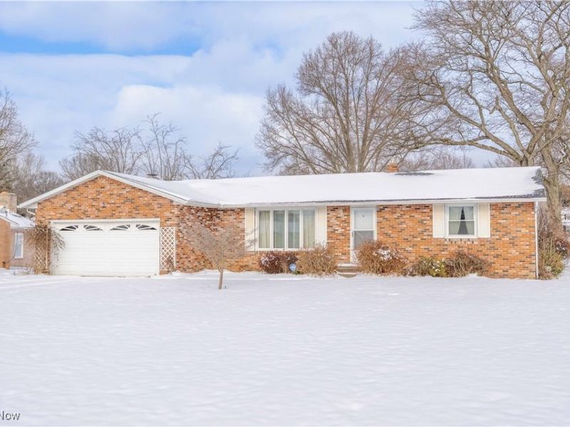 5611 Cherokee Avenue NW, North Canton, OH 44720 Photo 3