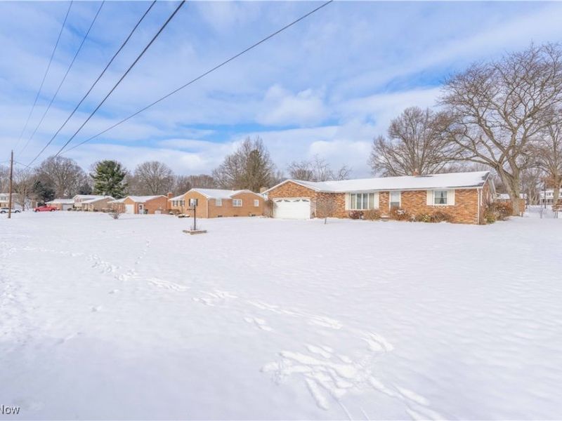 5611 Cherokee Avenue NW, North Canton, OH 44720 Photo 4