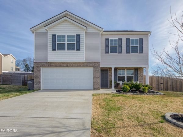 313 Holliwell Chase Lane, Maryville, TN 37804
