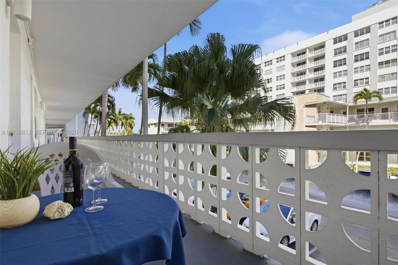 3133 S Ocean Dr, Unit 218, Hallandale Beach, FL 33009 Photo