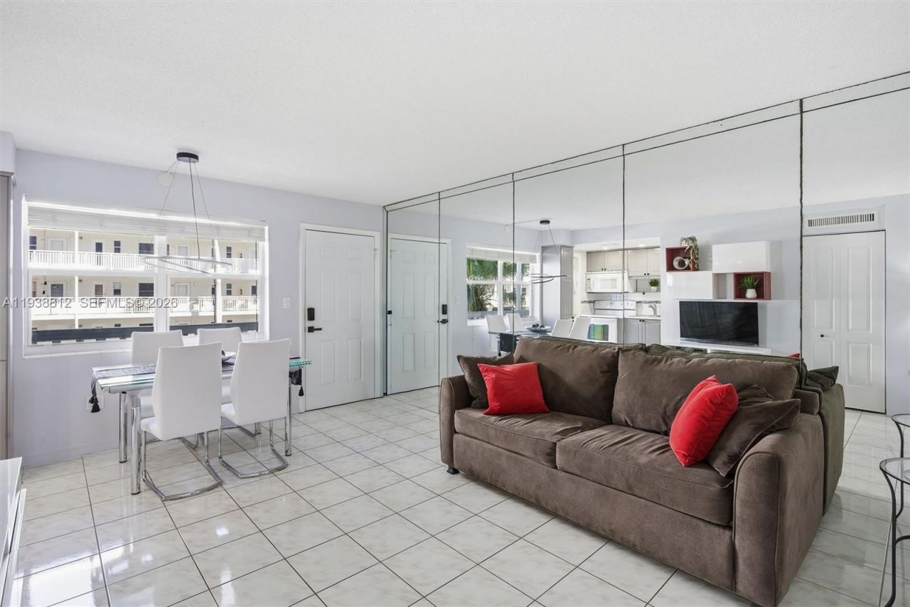 3133 S Ocean Dr, Unit 218, Hallandale Beach, FL 33009 Photo