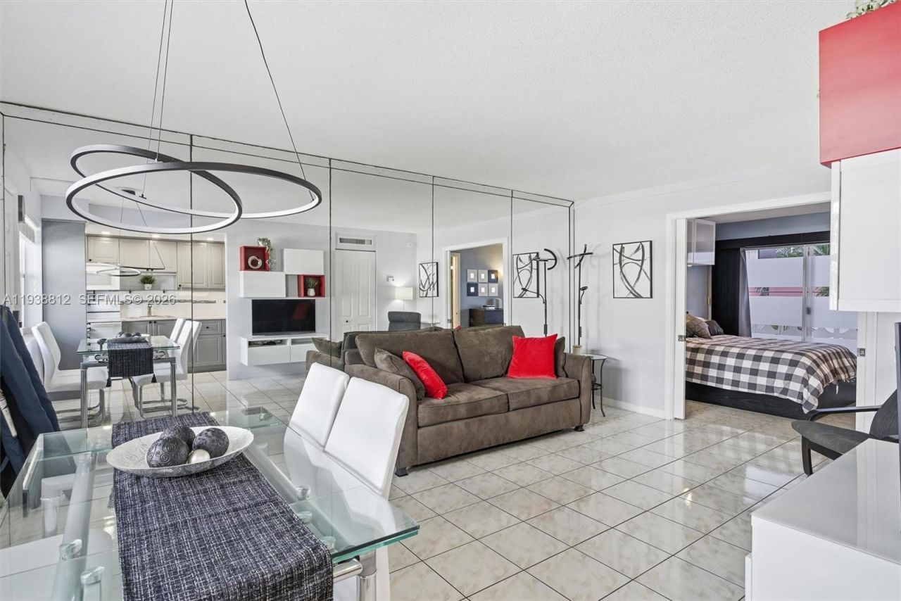 3133 S Ocean Dr, Unit 218, Hallandale Beach, FL 33009 Photo