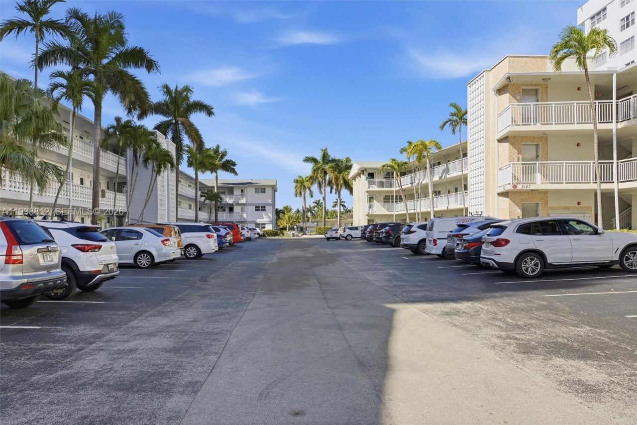 3133 S Ocean Dr, Unit 218, Hallandale Beach, FL 33009 Photo