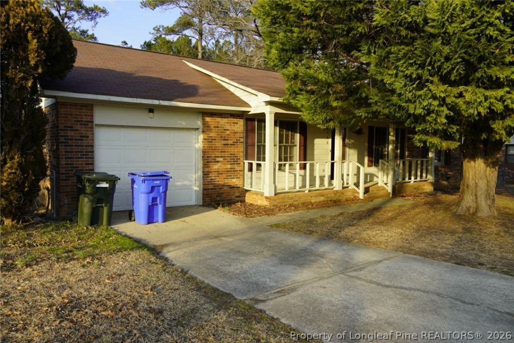 6708 Seaford Drive, Fayetteville, NC 28314 Main Photo