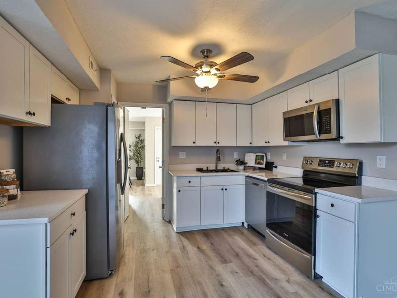 10 Woodside Court, Springdale, OH 45246 Photo 10