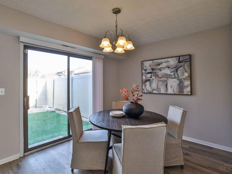 10 Woodside Court, Springdale, OH 45246 Photo 9