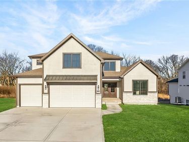 7644 N Booth Avenue, Kansas City, MO 64158