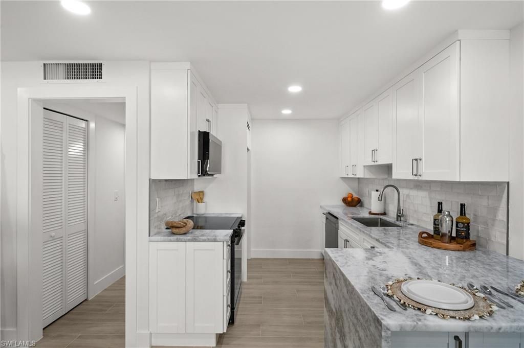 342 Harbour Dr, Unit 342, Naples, FL 34103 Photo