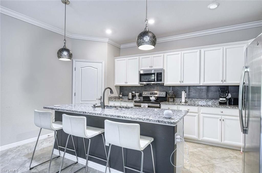 1608 Vizcaya Ln, Naples, FL 34113 Photo