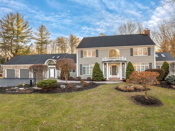 7111 Thorntree Hill Drive, Fayetteville, NY 13066