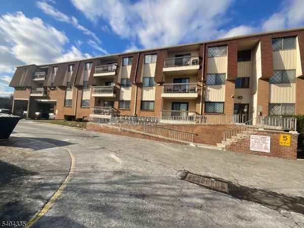 1190 W St George, Linden, NJ 07036